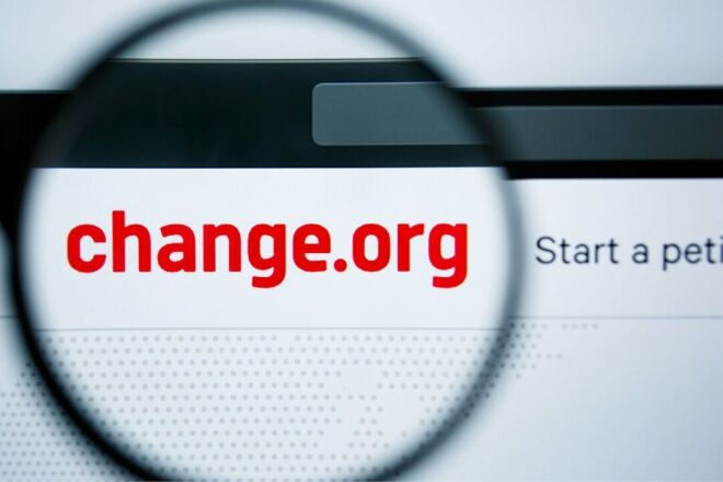 ﻿﻿За сумму в 500 рублей можно приобрести подписчиков на change.org.